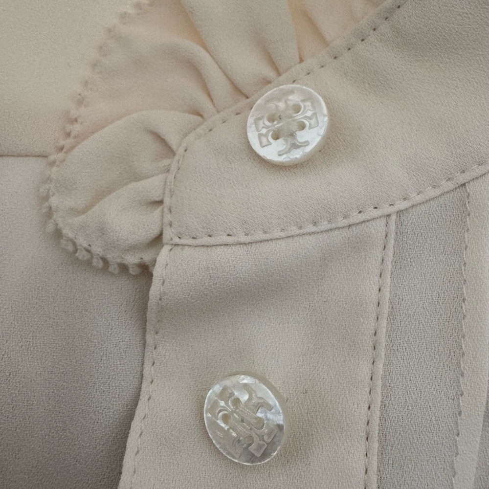 LIKE NEW Tory Burch Elegant Ivory Sleeveless Blouse EXCELLENT CONDITION - Picture 4 of 8